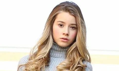 Khoảnh khắc đời thường của tân Miss Cosmo đến từ Mỹ