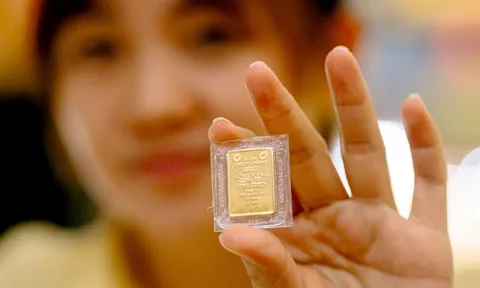 Giá vàng lập đỉnh mới, trong nước chạm mức 157,5 triệu đồng/lượng