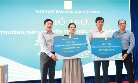 NXB Giáo dục Việt Nam trao tặng gần 19,7 tỷ đồng tiền sách