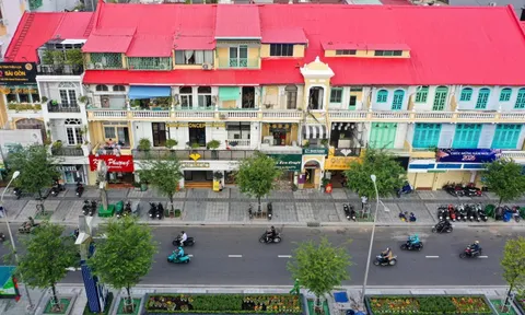 Toàn cảnh đường Lê Lợi trước và sau cuộc 'thay áo mới', bừng sáng dịp Giáng sinh