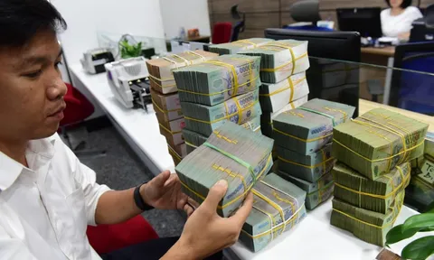 Tín dụng TP.HCM tăng trưởng 2 con số, quy mô hơn 5 triệu tỉ đồng