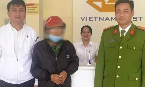 Ngăn chặn người phụ nữ cầm xấp tiền 500.000 đồng, suýt làm chuyện dại dột