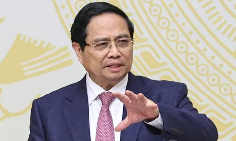 Thủ tướng: Khẩn trương lập trung tâm giao dịch bất động sản và quyền sử dụng đất