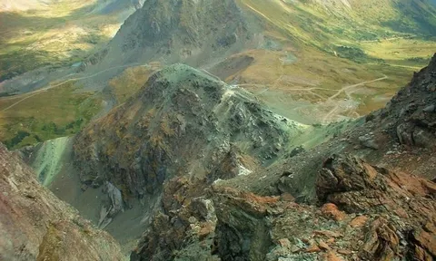 Phát hiện mỏ ngọc bích trải dài 1.300 km tại láng giềng Việt Nam