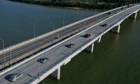 Mở ‘nút cổ chai’ cầu Gianh, cầu Quán Hàu, người về quê ăn Tết hết lo tắc đường