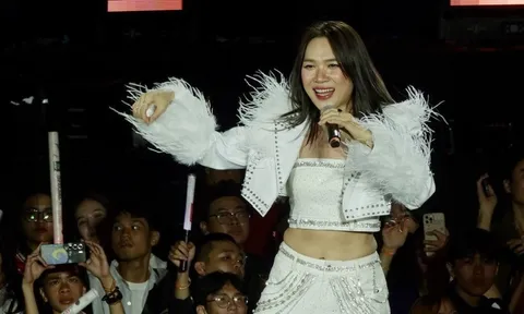 Hàng ngàn khán giả ‘quẩy’ xuyên đêm, đón năm mới tại HOZO City Tết Fest 2025