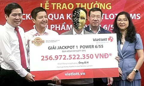 Vietlott 'nổ' Jackpot hơn 17 tỉ đồng trong kỳ quay cuối năm