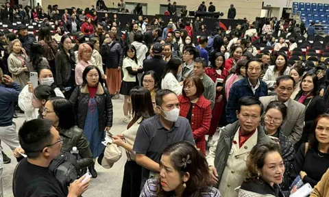 Bài học rút ra sau show "Về đây bốn cánh chim trời" bị hủy đột ngột trong đêm diễn