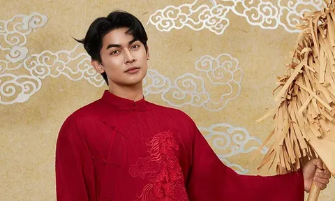 Áo dài nam Tết này có gì lạ?