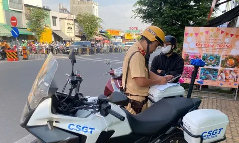 Công khai danh sách 176 xe máy chạy ngược chiều, vào đường cấm và dừng, đỗ sai