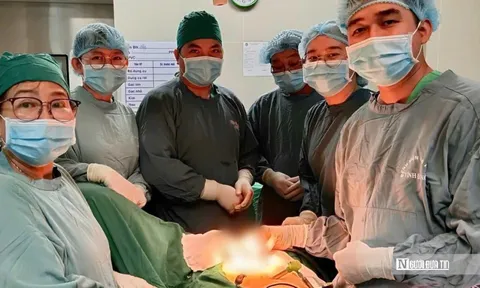 Phẫu thuật nội soi thành công ca bệnh hiếm mắc đồng thời 2 khối u tiêu hóa hiếm gặp