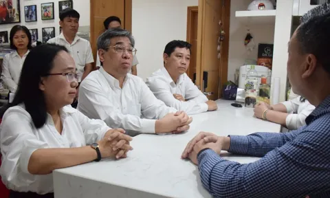 Lãnh đạo TP.HCM chia sẻ mất mát với gia đình nạn nhân đoàn thiện nguyện bị nạn ở Lào Cai