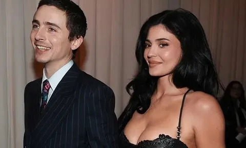 Những trang phục cổ điển đẹp nhất mở màn mùa giải thưởng Hollywood 2026