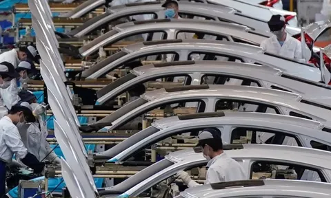 Dây chuyền lắp ráp 20 triệu xe xăng mỗi năm ngừng hoạt động vì ô tô điện, hàng tồn ồ ạt khiến Trung Quốc xuất khẩu vội vàng 6,5 triệu chiếc ra thế giới