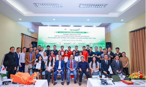 Làm sao để tối ưu Hiệu suất và Phục hồi thông qua Dinh dưỡng Thể thao cho các huấn luyện viên và vận động viên?