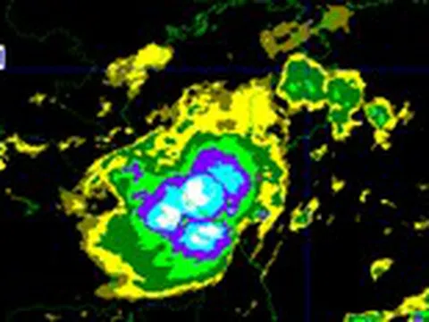 Bão số 4 cách Đà Nẵng 160km, cảnh báo 4 tỉnh, thành có mưa rất lớn