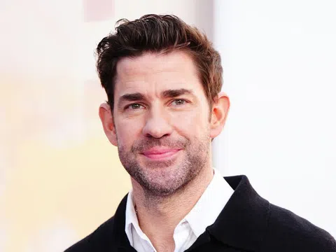 Người đàn ông quyến rũ nhất thế giới John Krasinski phải làm việc nhà nhiều hơn