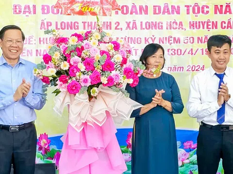 Chủ tịch Phan Văn Mãi dự ngày hội đại đoàn kết tại ấp Long Thạnh 2, Cần Giờ