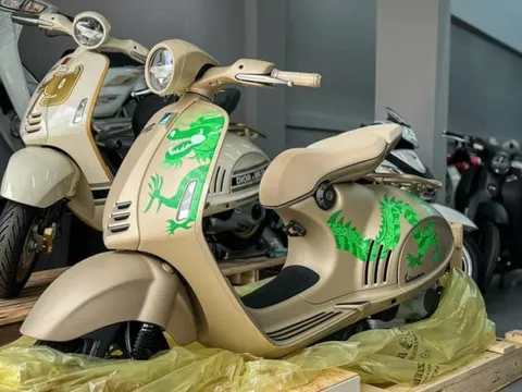 Hai tháng nữa là Tết, Vespa 946 bản Rồng 'hết thời' hét giá, từng đắt ngang xe sang nay có nơi rao dưới 500 triệu