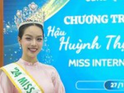 Hoa hậu Thanh Thủy về quê nhà Đà Nẵng, trao 100 phần quà cho bà con khó khăn