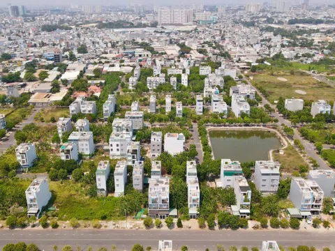 TS. Lê Xuân Nghĩa: Nếu không kịp thời tháo gỡ các vướng mắc, thị trường bất động sản sẽ tiếp tục rơi vào vòng luẩn quẩn