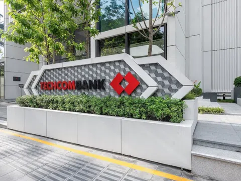 Phó Tổng Giám đốc thường trực Techcombank muốn bán bớt cổ phiếu TCB