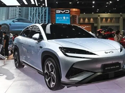 ‘Bố già ngành xe điện’ cảnh báo nóng: 'Làm xe hybrid là con đường dẫn tới địa ngục'