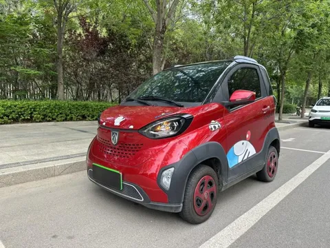 Baojun E100 lộ giá bán dự kiến tại Việt Nam: Ngắn hơn Wuling Mini EV gần nửa mét, vẫn không có sạc nhanh