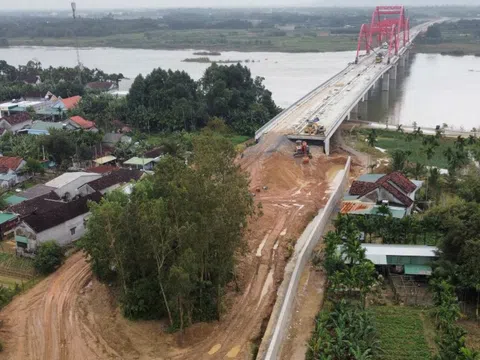 Cưỡng chế khu đất khiến cầu Trà Khúc 3 'đứng bánh'