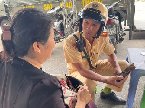 Ba chân kiềng hình thành văn hóa giao thông: Phạt 'khủng', hạ tầng tốt, tuyên truyền sâu