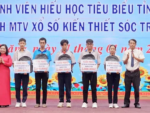 Sóc Trăng: Trao 391 suất học bổng cho học sinh, sinh viên tiêu biểu