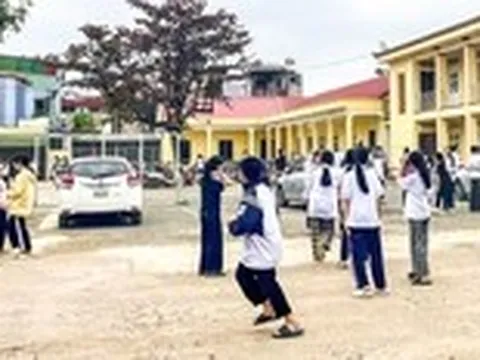 'Lách luật' dạy thêm ở 'điểm trường xí nghiệp'