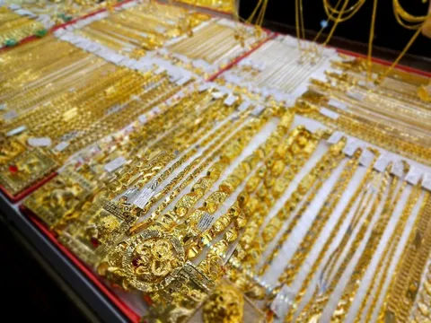 Cuối ngày 29/4, giá vàng nhẫn, vàng SJC tăng gần 2 triệu đồng mỗi lượng