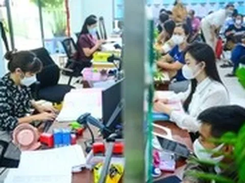 Cán bộ nghỉ hưu trước tuổi khi tinh gọn bộ máy có được nâng lương trước hạn?