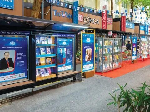 Doanh nhân với sách và tri thức: Đọc sách trong thời đại số: Doanh nhân chọn gì?