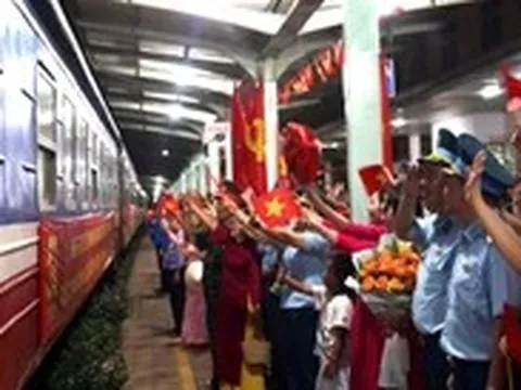 Hoàn thành xuất sắc nhiệm vụ, các đoàn diễu binh, diễu hành tự hào lên tàu trở về