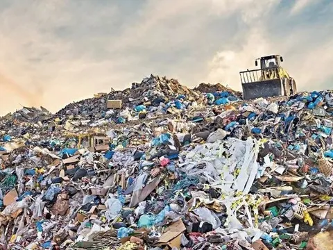 Phát hiện mỏ vàng 390.000 tỷ đồng ngoài bãi rác