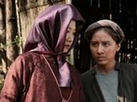 Có mặt trong cả hai phim trăm tỉ đang càn quét rạp Việt, Tín Nguyễn chạy qua chạy lại quá trời