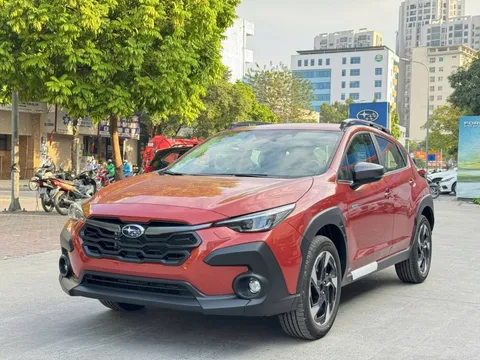 Subaru Crosstrek giảm tới 139 triệu đồng tại đại lý: Bản hybrid giảm nhiều nhất nhưng vẫn đắt ngang Santa Fe tầm trung