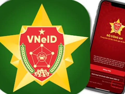 Bị tước giấy phép lái xe trên VNeID, khi vi phạm giao thông có được dùng bản cứng không?