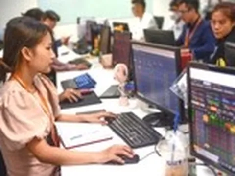 Soi danh sách cổ phiếu 'nóng', có mã tăng hơn 200%/tháng giữa 'tâm bão'