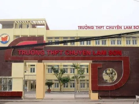 Một trường trung học phổ thông có 46 học sinh được kết nạp Đảng