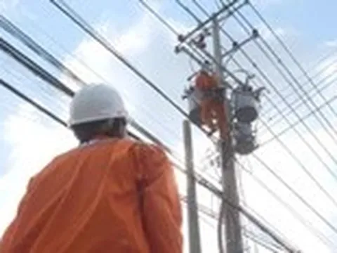 Cuộc thi clip ‘50 năm - Tỏa sáng miền Nam’: Gặp gỡ những người thợ điện 'thắp lửa' cho quê hương