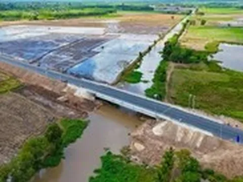 Sụt lún đường vừa khánh thành ở Tây Ninh: Chưa nghiệm thu, do trượt túi bùn