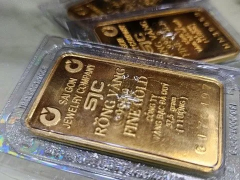 Tối nay 12-5, giá vàng đang giảm rất mạnh