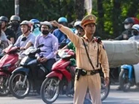 Công an Hà Nội thông tin điểm gửi xe và kiểm tra an ninh khi đến chiêm bái xá lợi Phật