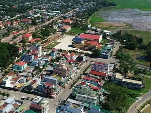 Lương giáo viên hợp đồng một huyện ở Bình Thuận trở về bậc 1: Phòng Nội vụ và Phòng Tài chính bị phê bình
