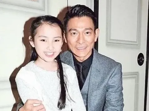 "Ái nữ đắt giá nhất showbiz", hưởng cuộc sống xa hoa từ thuở mới lọt lòng