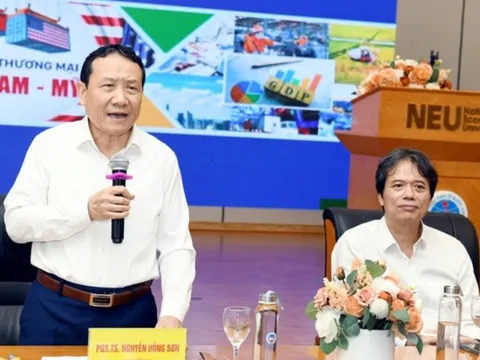 Trường đại học bàn về điều chỉnh chiến lược kinh tế cho Việt Nam