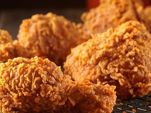 'Cuộc chiến' gà rán: Khi KFC, Jollibee, Lotteria, McDonald’s ra deal giành khách